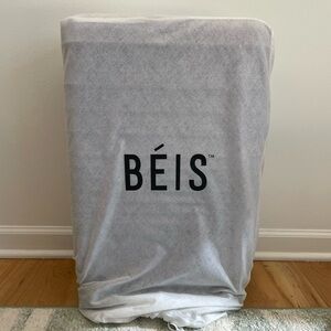 BÉIS Glossy Lavender Carry-On Roller